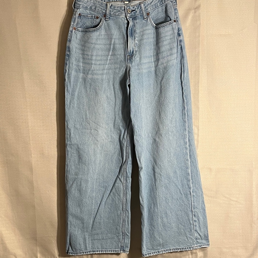 Abercrombie & Fitch - Curve Love - The Wide Leg - High Rise - Light Wash